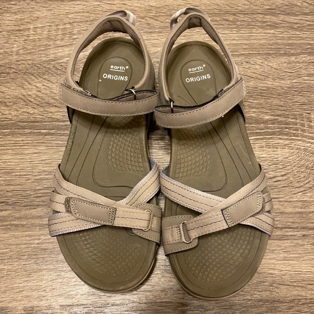 Earth Origins Sandals Size 8 1/2